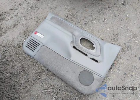 1999 Chevrolet Tahoe Ls z USA, uszkodzony, nr VIN 1GNEK13R3XR149807